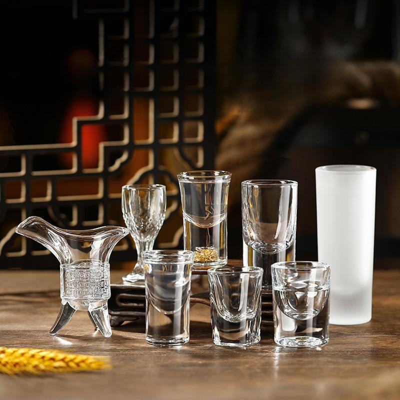 4pcs Wine Glass Set Glass Small Baijiu Liquor Cups One Mouthful Sake Wine Cup Flowered Ding Cups Imperial Cup Soju SGlass
