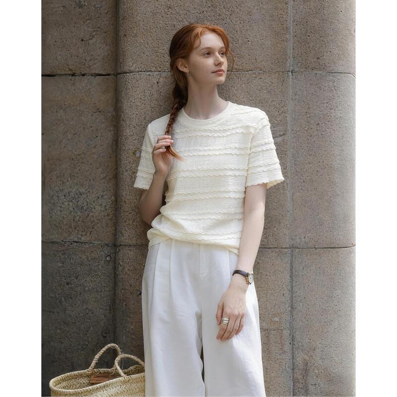 Demana Women s Textured Knit Short-Sleeve T-shirt S
