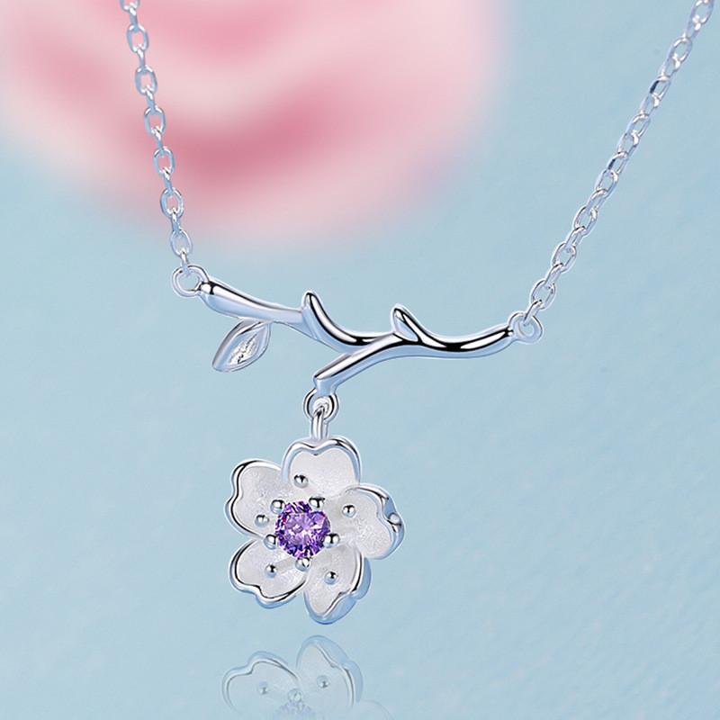 Elegante Suijue Halskette Klassischer Damenstil Schönes Blumendesign Silberschmuck