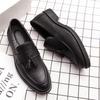 Fashion Low Heel Loafers Brand British Style Wedding Leather Shoes Mens Tassel Round Toe Casual Business Officially Shoes Men's