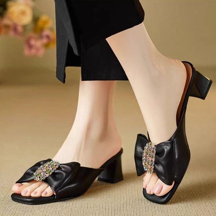 Sommer Schleife Dicke Ferse Hausschuhe Damenmode Strass Weiches Leder Zehenfrei Hochhackig Coole Hausschuhe
