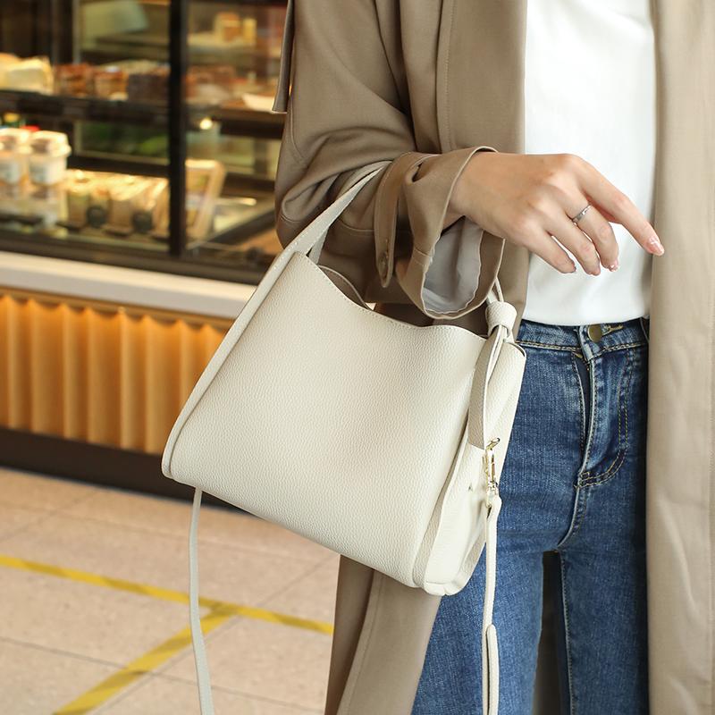 Women's Cowhide Genuine Leather Shoulder Bag Female Fashion Luxury Designer Handbags Lady Commuting Large Capacity Bucket Bags