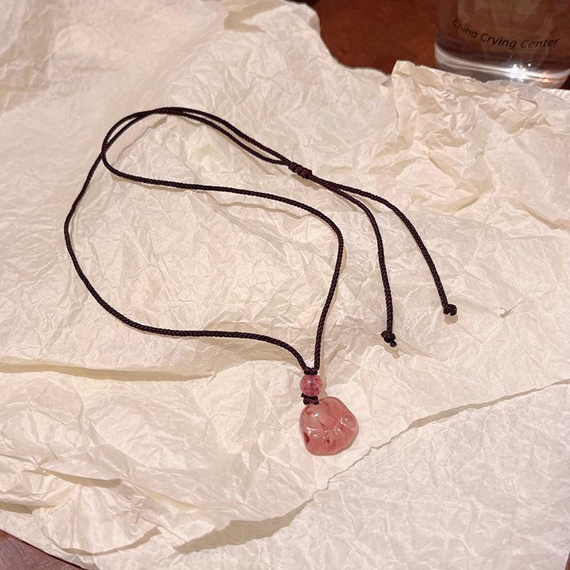 

Ожерелье с розовым клубничным джемом и кошачьим когтем — милая и универсальная девичья подвеска-цепочка на ключицу X1596