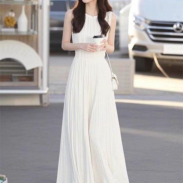 Gentle & Versatile Sleeveless White Dress - Summer 2026 Women's Fashion