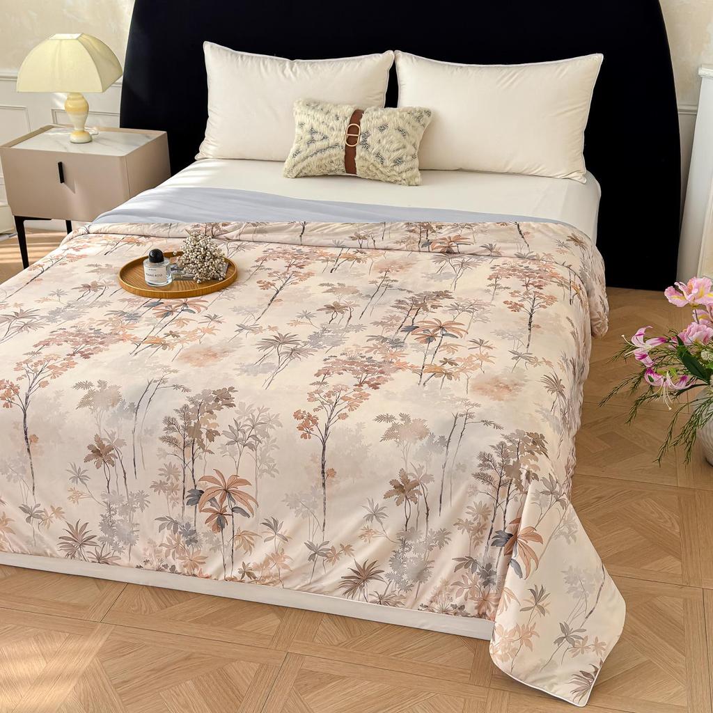 Cool Silk Summer Quilt: Lightweight, Breathable, Ideal for Home or Dorm Use