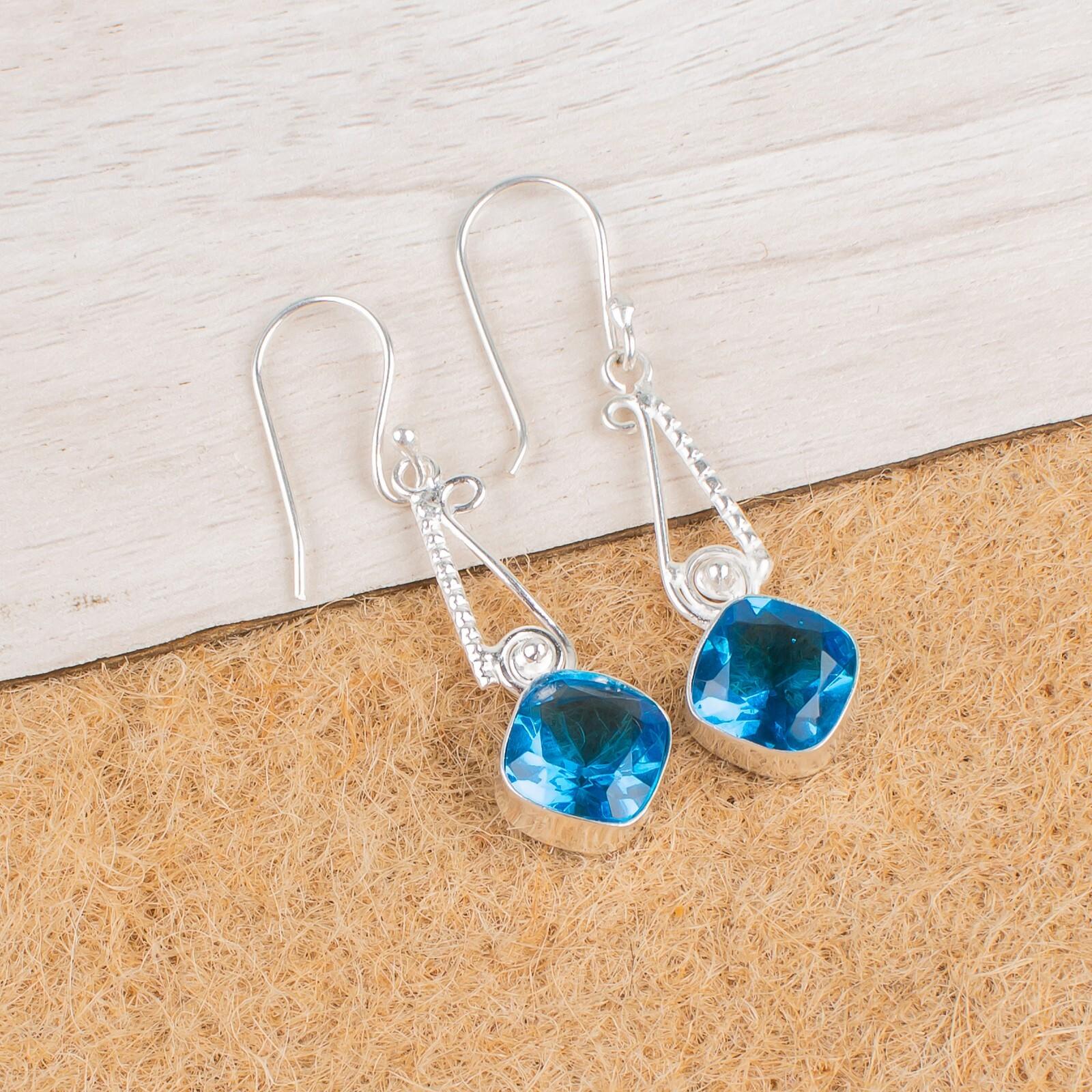 

Швейцарский голубой топаз Драгоценный камень 925 Стерлинговое серебро Ювелирные изделия Ручной работы Серьги 1,90 EE-46-2