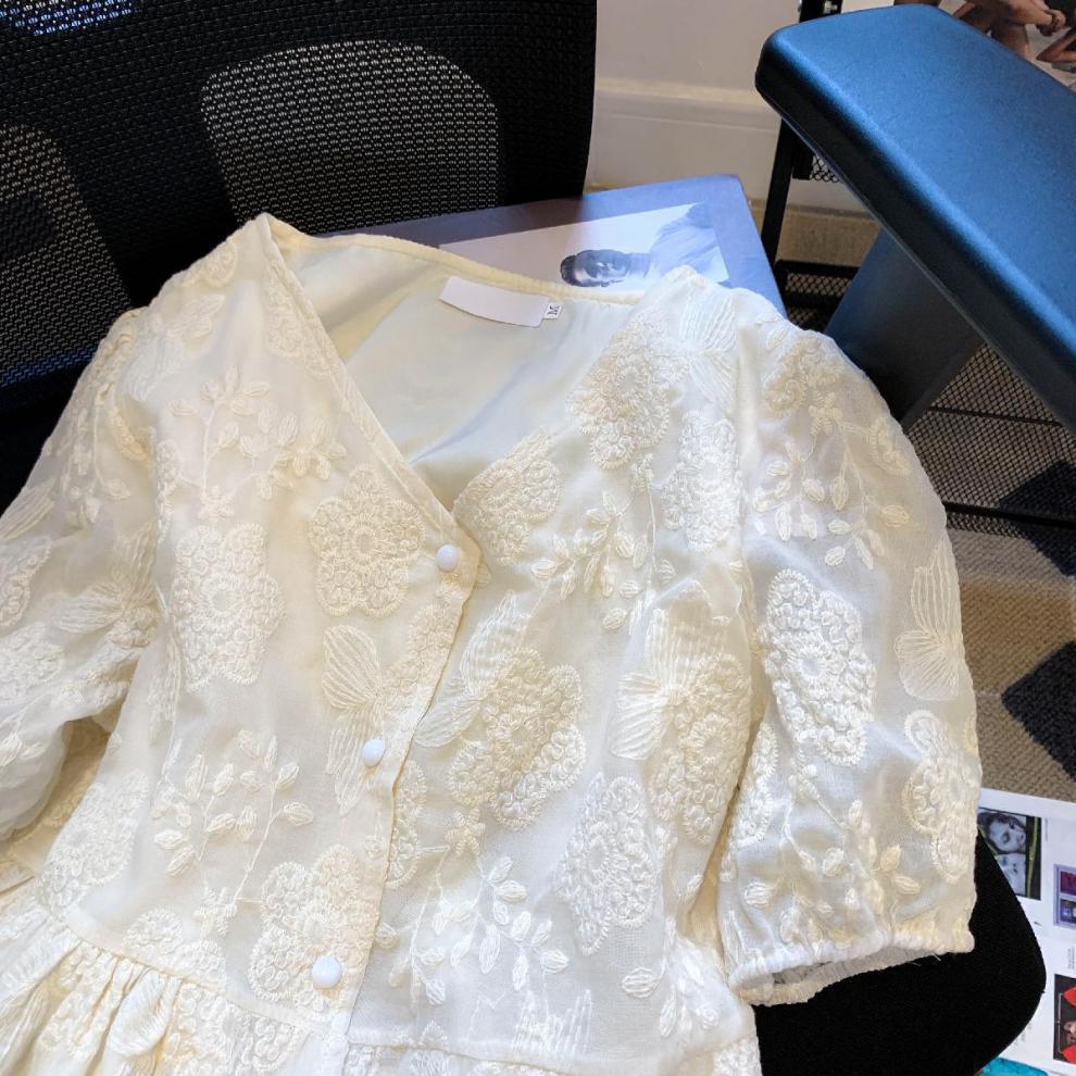 Embroidered Jacquard Craft Puff Sleeves French Design Sense V-neck Waist Fashion Loose Chiffon Short-sleeved Lace Shirt Women