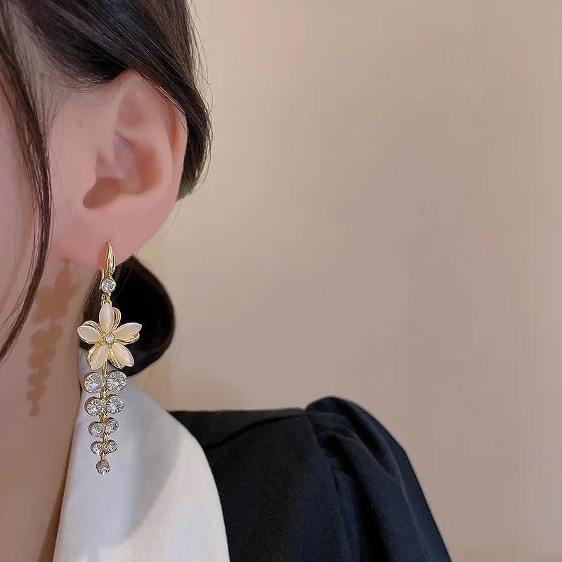Boucle D’oreille Femmes Light Luxury Retro French Flower Earrings For Women Rhinestone Long Tassel Earring Girls Party Jewelry