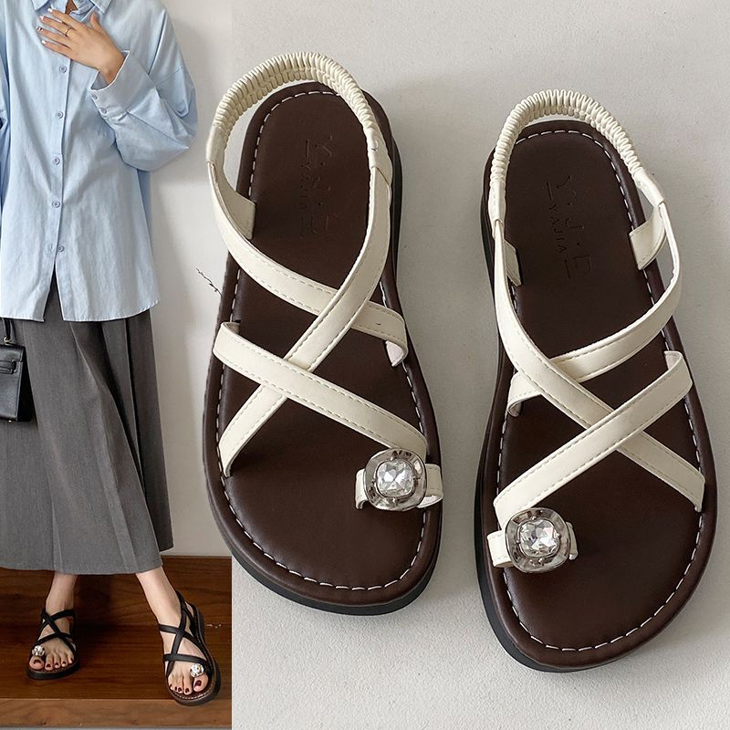 Beautiful flat Roman sandals women's 2025 new summer wear with skirt casual sports cover toe beach shoes