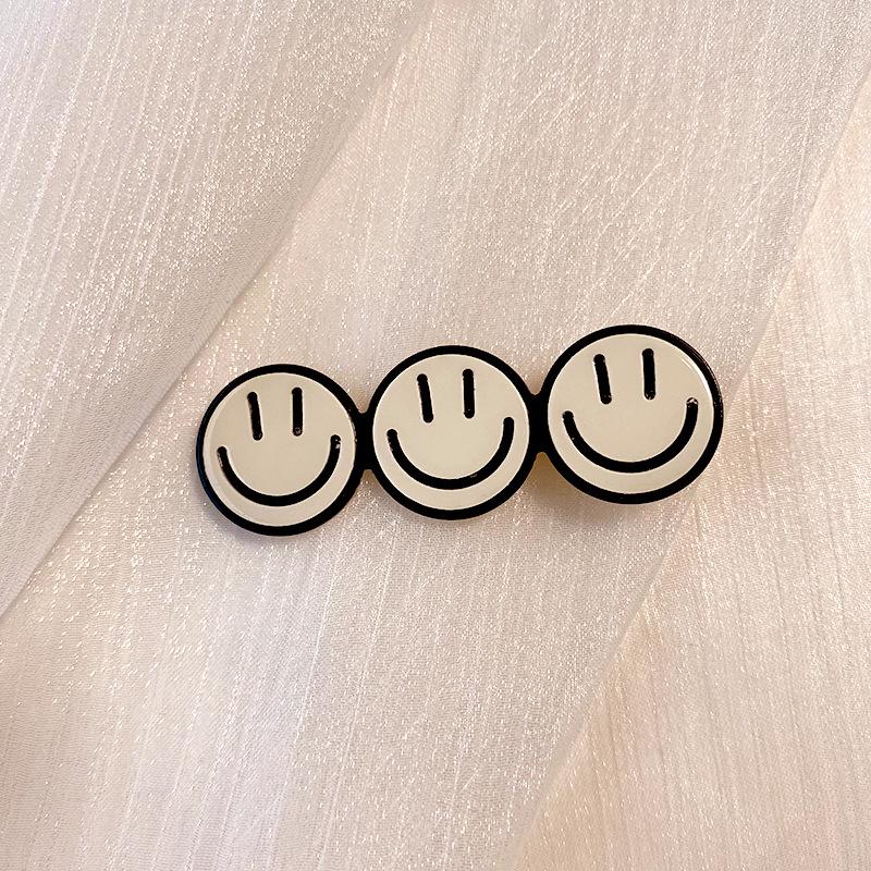 Checkerboard Black & White Plaid Hairpin: Simple, Seamless Duckbill Clip for Women