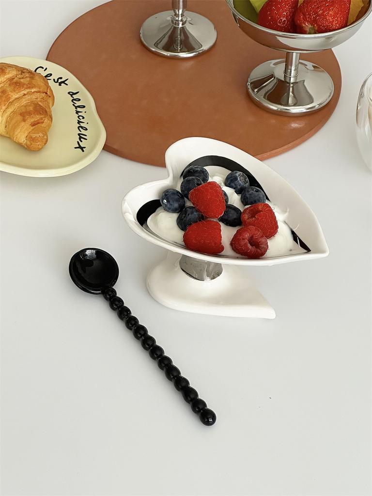 Creative Korean-style Ceramic Love Cake Fruit Plate Heart-shaped Dessert High-foot Plate Home Decoration Jewelry Storage Plate