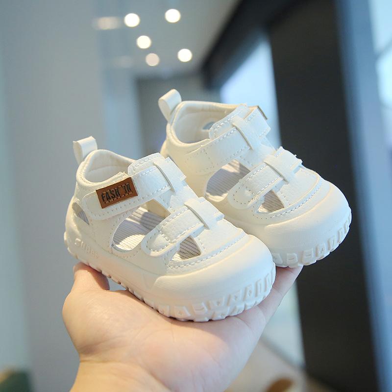 Boys and Girls Slip-on Shoes with Anti-slip and Breathable Properties, for Casual Walking Training. 16 бежевый