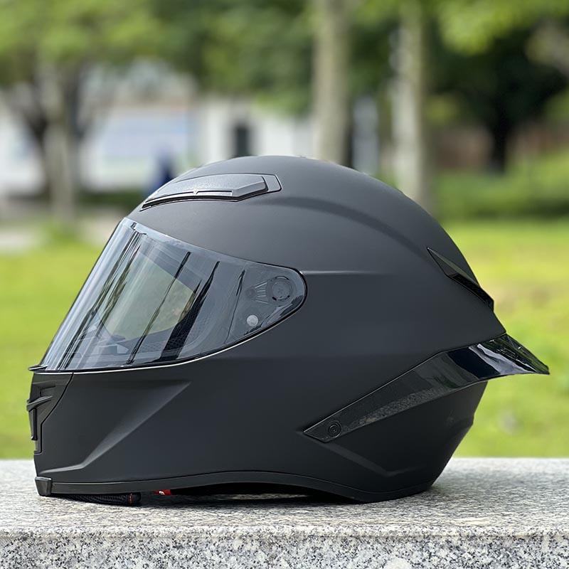 Matte Black Color Helmet Men and Women Motorcycle Helmet Casco Winter Season ECE Approved Unisex Full Face Helmet