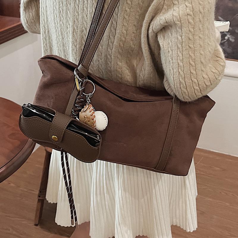 Autumn and winter suede bag women's 2025 new commuter versatile work niche single shoulder armpit bag pillow bag