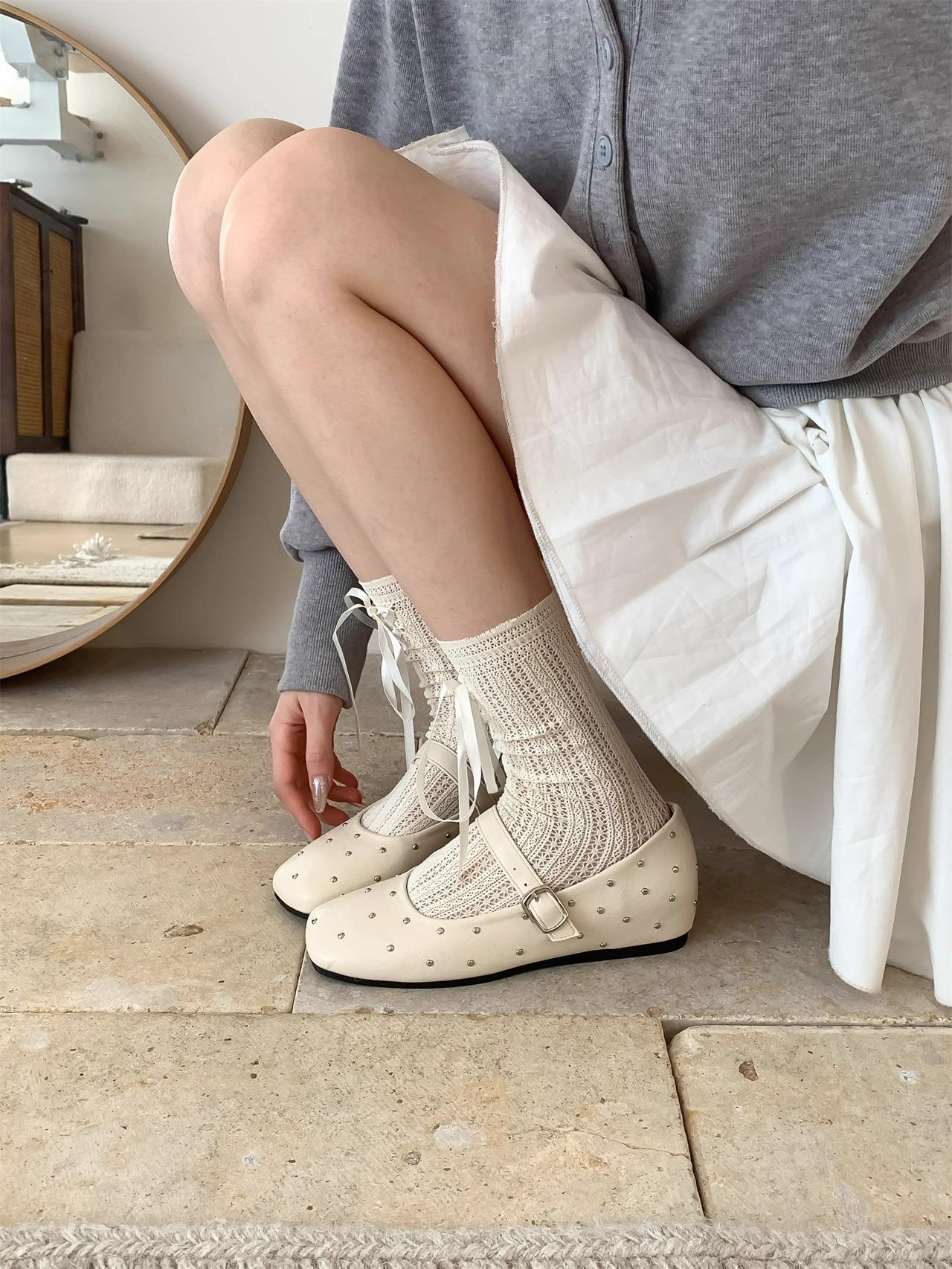 

Туфли Мэри Джейн красного цвета с заклепками, женские, весна 2025, новые туфли с квадратной головкой и неглубоким горлом, однотонные туфли с плоской подошвой, одно слово с маленькими кожаными туфлями 35 абрикосовый