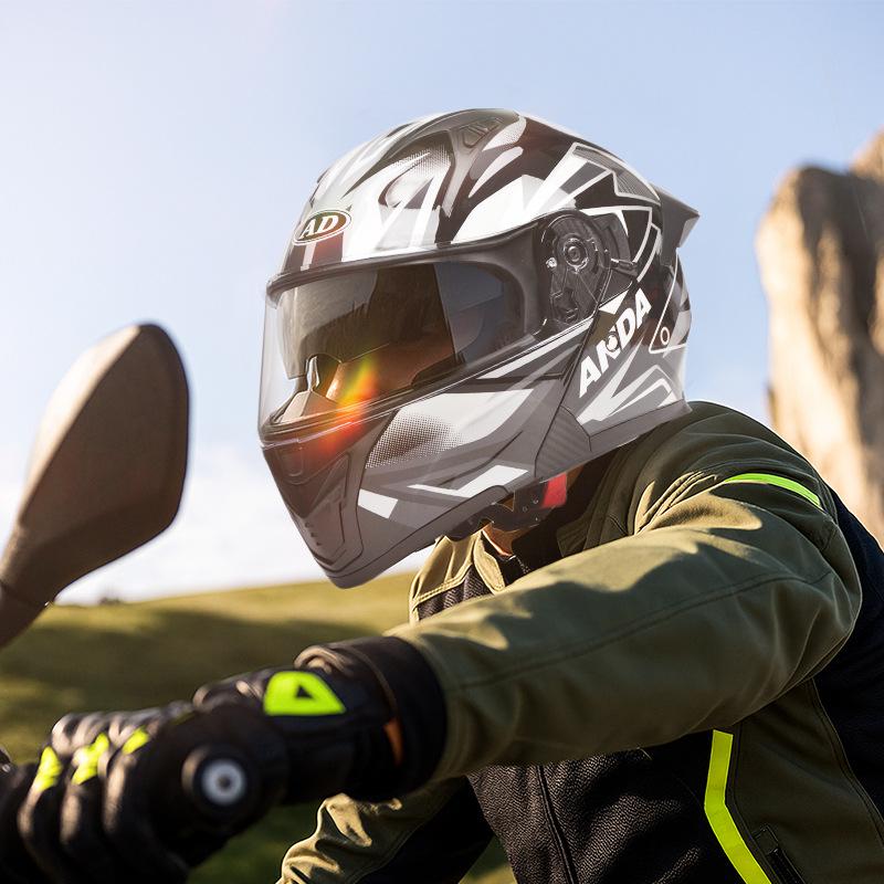 Unisex Full Face Motorcycle Helmet with LED Taillight, All-Season, Flip-Up, 3C/DOT Certified