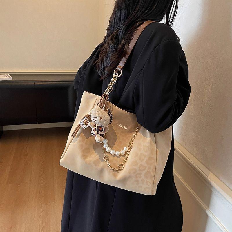 Women's bag autumn and winter new versatile commuter texture pearl chain large capacity casual shoulder tote bag