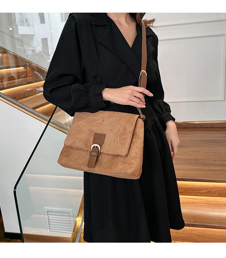 Winter Retro Mattierte Damenhandtasche: 2025 Vielseitige High-End-Mode Nische Schulter Umhänge Pendeltasche