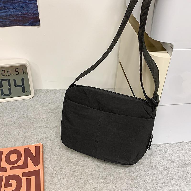 

Casual bag women s new trendy fashion lightweight women s bag shoulder bag versatile messenger bag чорний
