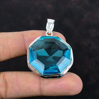 Facettierter Swiss Blue Topas Anhänger 925er Sterling Silber Anhänger Handgefertigter Anhänger Swiss Blue Topas Edelstein Schmuck Geschenke für Mama Einzigartiger Anhänger
