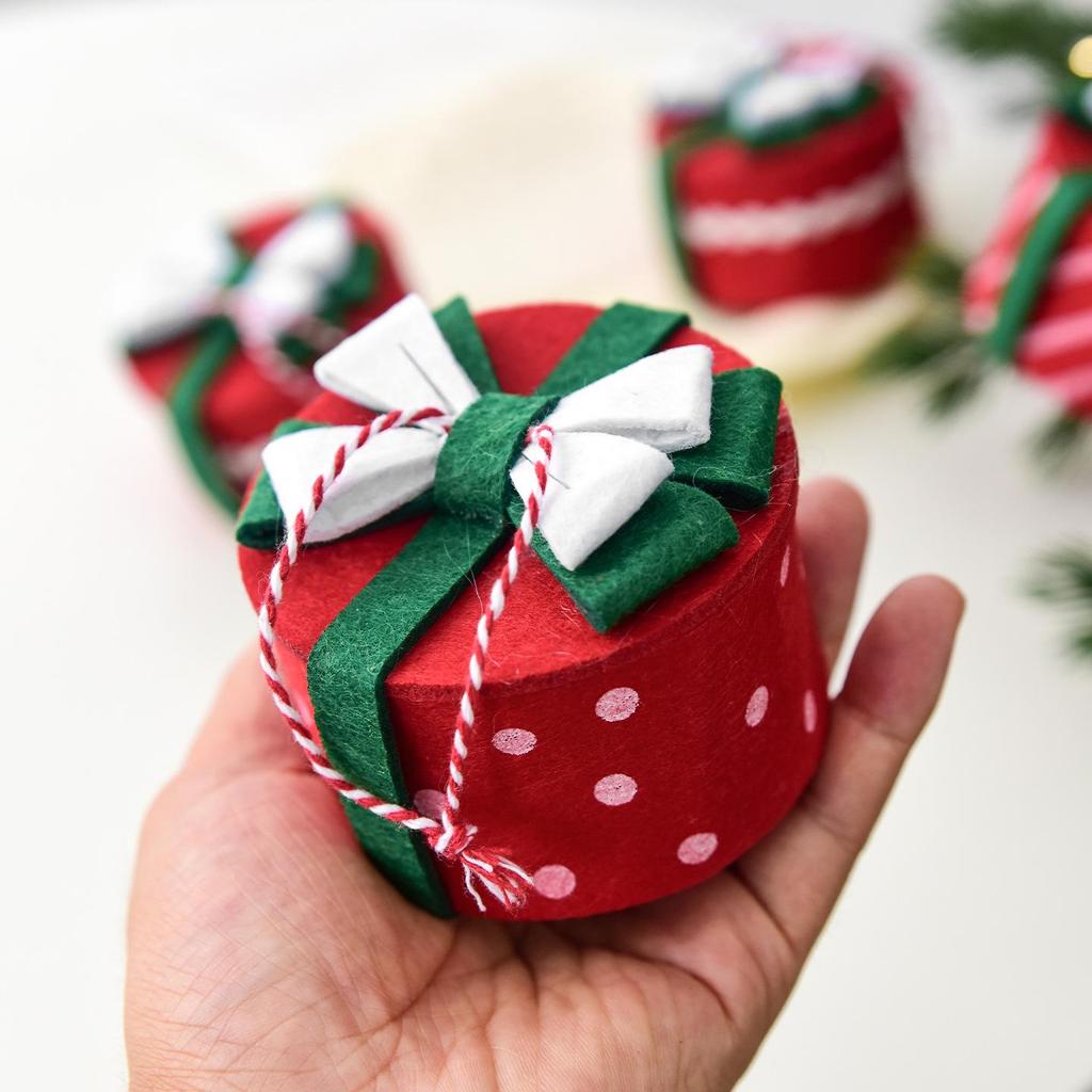 Mini Christmas Gift Bags & Tree Ornaments for Party Decorations