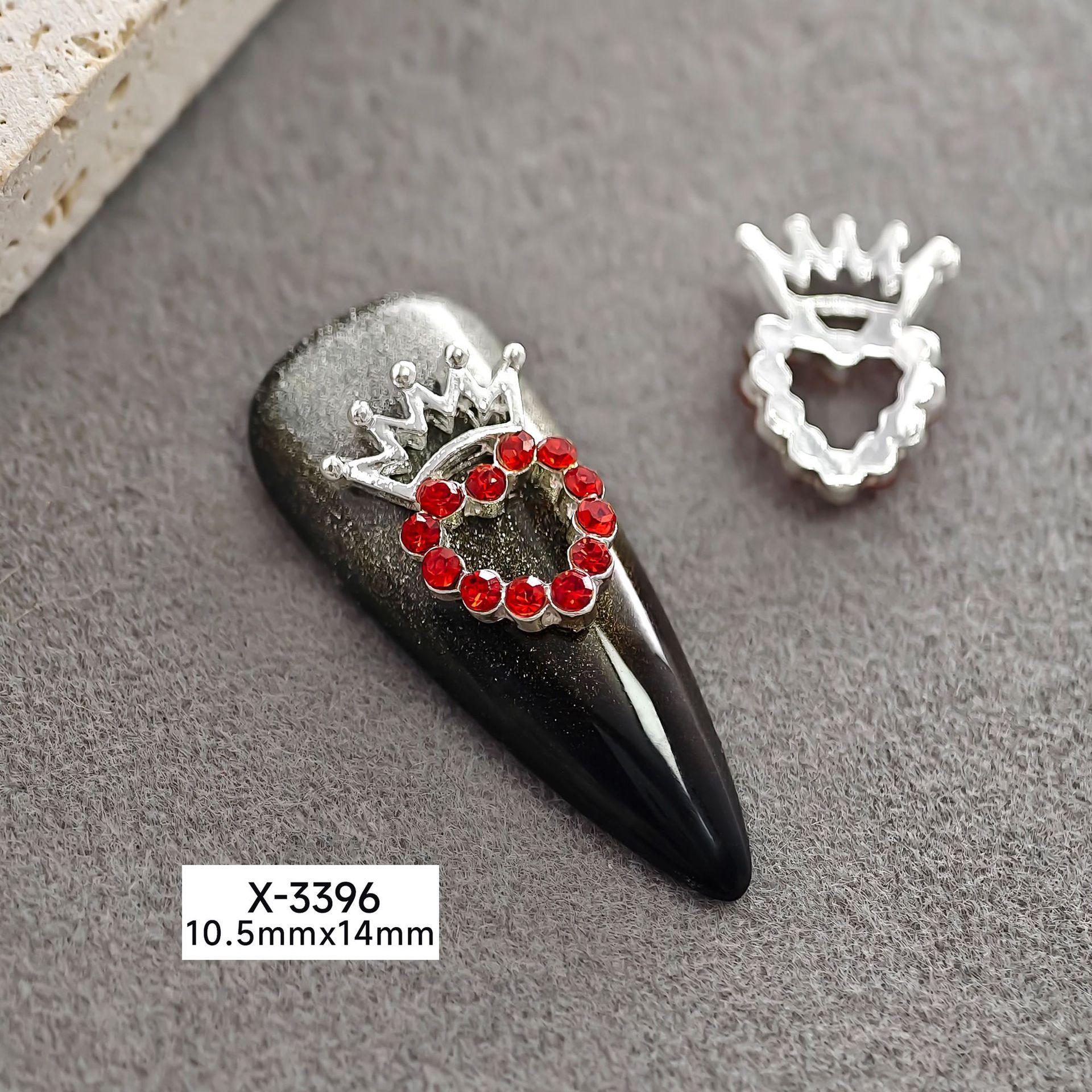 Роскошные 3D Украшения для Ногтей в Виде Короны и Сердца со Стразами