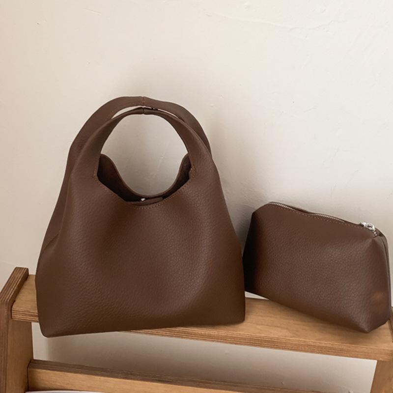 Trendy and Simple Single-shoulder Crossbody Bag for Fashionable Daily Commuting and Practical Bucket Bag