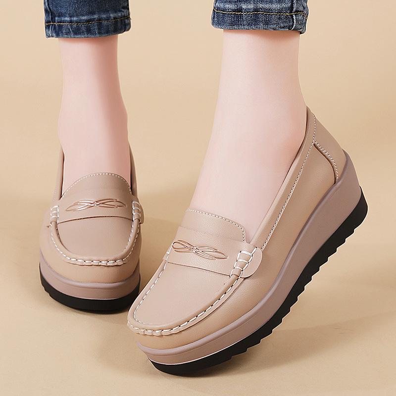 

Женские кожаные туфли на толстой платформе: Универсальные, Стройнящие, Легкие, Мягкая подошва, Увеличивающие рост для Осени/Зимы 2025 39