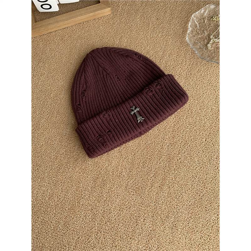 Fall/Winter Street Fashion Distressed Knit Cap for Men and Women, Versatile Retro Metal Cross Emblem Wool Hat, Couple Beanie Cap