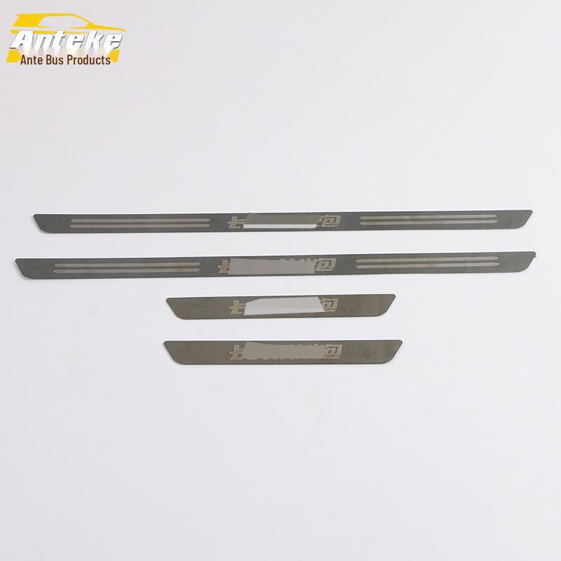 

Великая стена 19: Накладка на порог, бампер, педаль открытия багажника, защитная полоса от царапин.