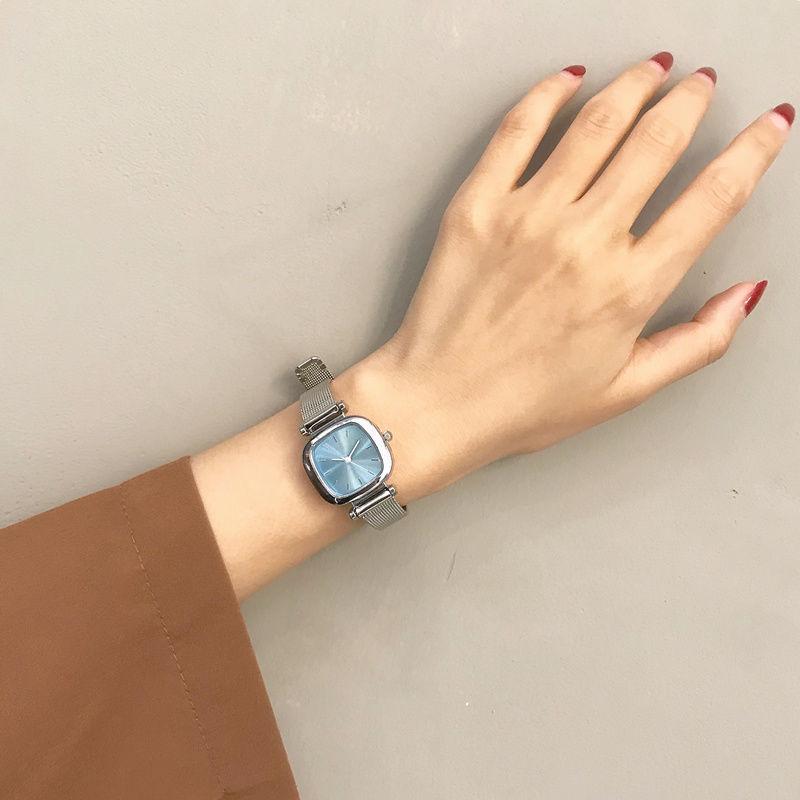 Ceas de mână pătrat retro literar mic pentru femei - Design minimalist cu brățară din plasă de oțel