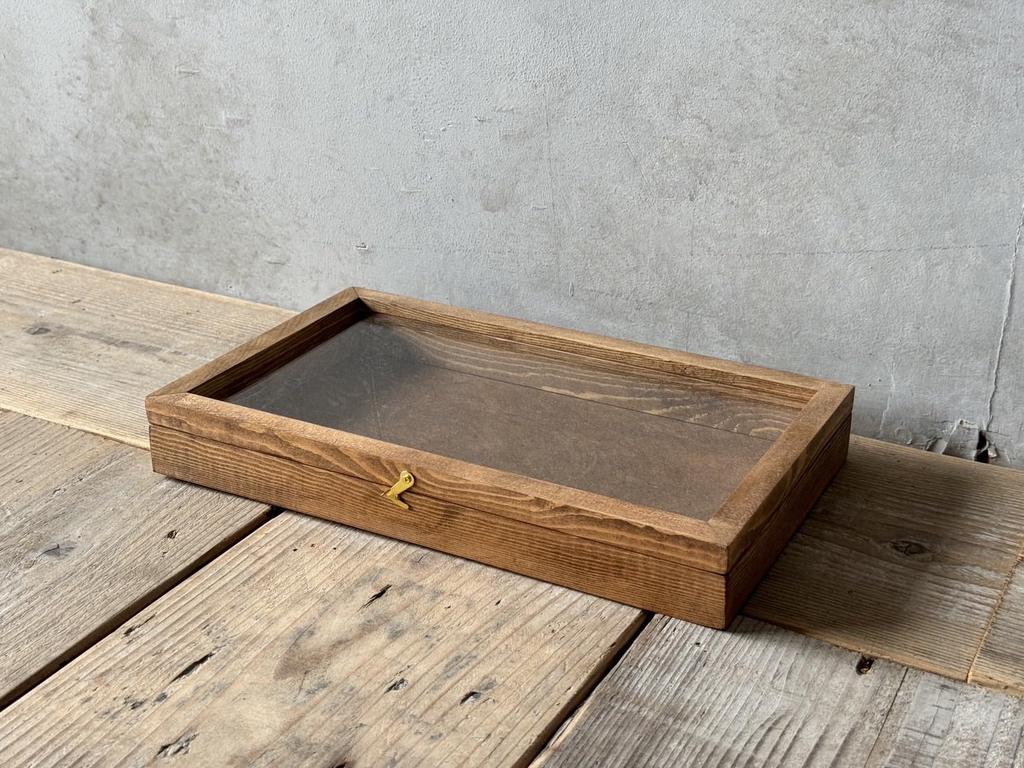 HERGESTELLT VON... Braune Holzvitrine MB-S10010 Acryl-Display-Vitrine für Schmuck, Accessoires und Sammlungen