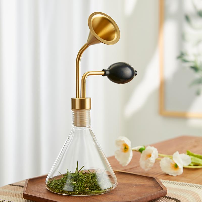 

Тестер аромата байцзю Эфирное масло Спа Стекло и латунь Дегустационная бутылка.