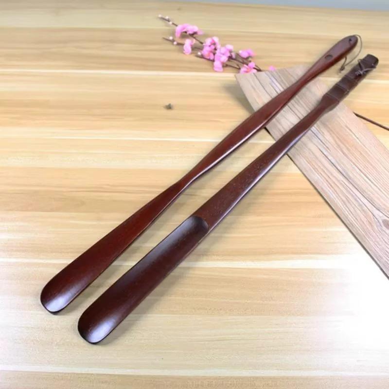 Long Handle Solid Wood Shoehorn for Easy Shoe Wearing – Ideal for Pregnant Women & Elderly
