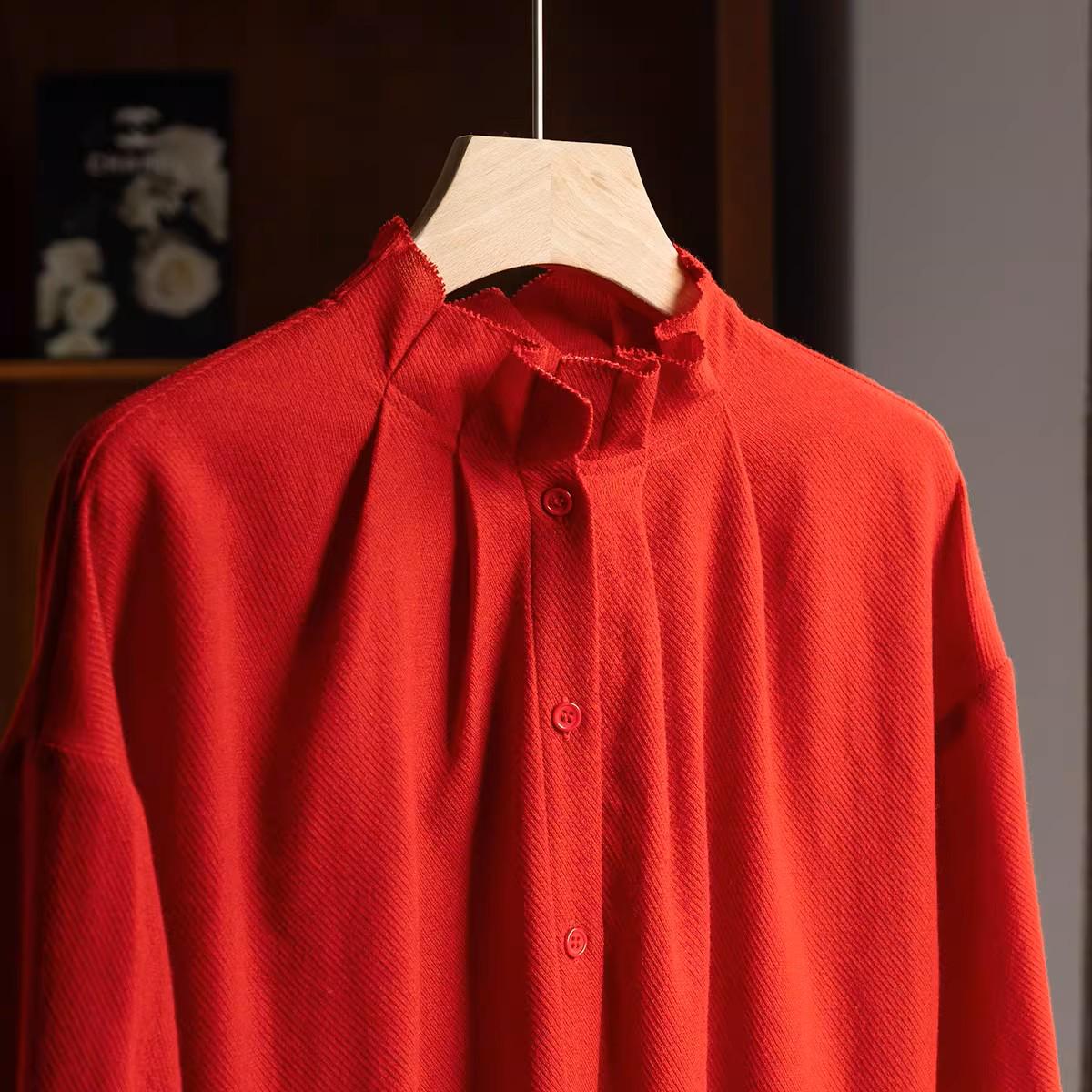 

Vintage Style Women s Fine Wool Shirt - Soft, Warm Layer for Autumn/Winter 2025 Extra Large красный