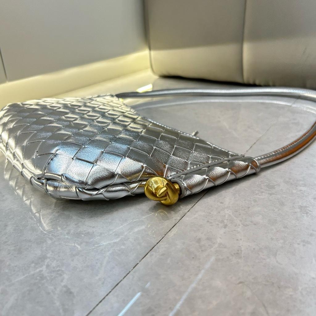 2026 Été nouvelle tendance cuir sac d'aisselle transfrontalier mode décontractée cuir de vachette sac d'aisselle main poignet femmes