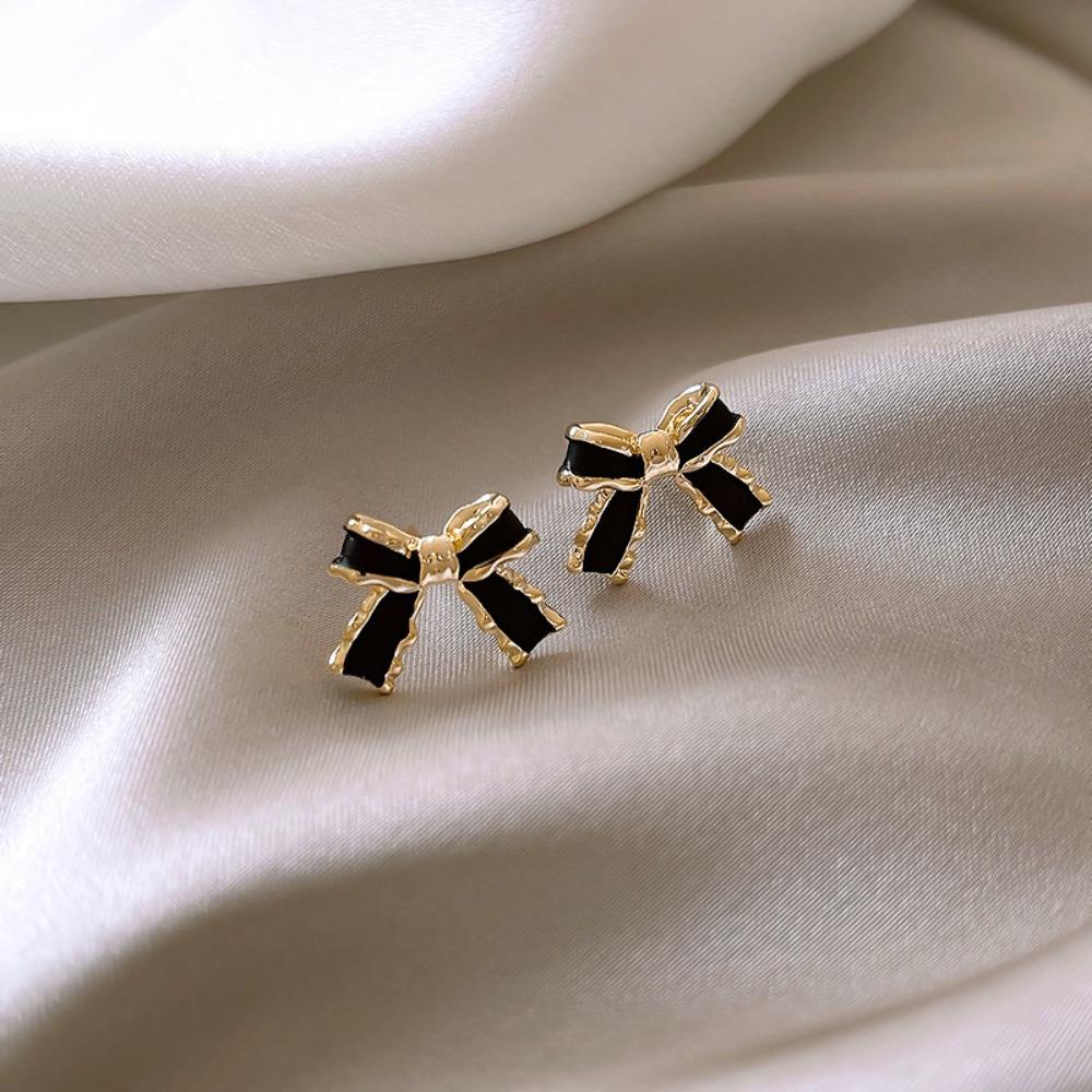 Silver Needle Diamond Bow Earrings Simple and Versatile High-quality Stud Earrings Women's Niche Light Luxury High-end Earrings