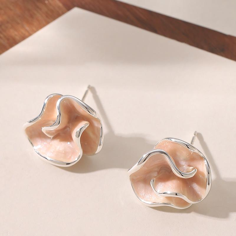 Xiaohongshu fashion temperament fairy wind dripping oil irregular petal stud earrings light luxury high-end earrings