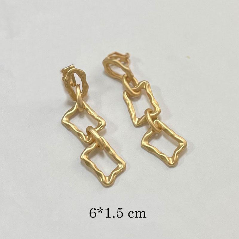 Trendige koreanische minimalistische Statement-Clip-Ohrringe Schmuck Elegante goldfarbene geometrische Clip-Ohrringe ohne Piercing für Damen