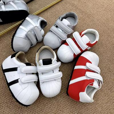 Încălțăminte pentru femei – Adidaşi