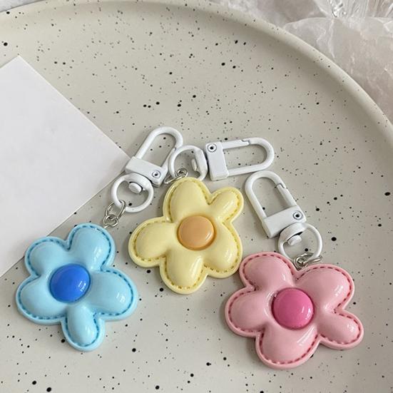 6Pcs Keychain Imitation Leather Texture Flower Shape Keychain Pendant with Alloy Buckle Mobile Phone Bag Hanging Ornament