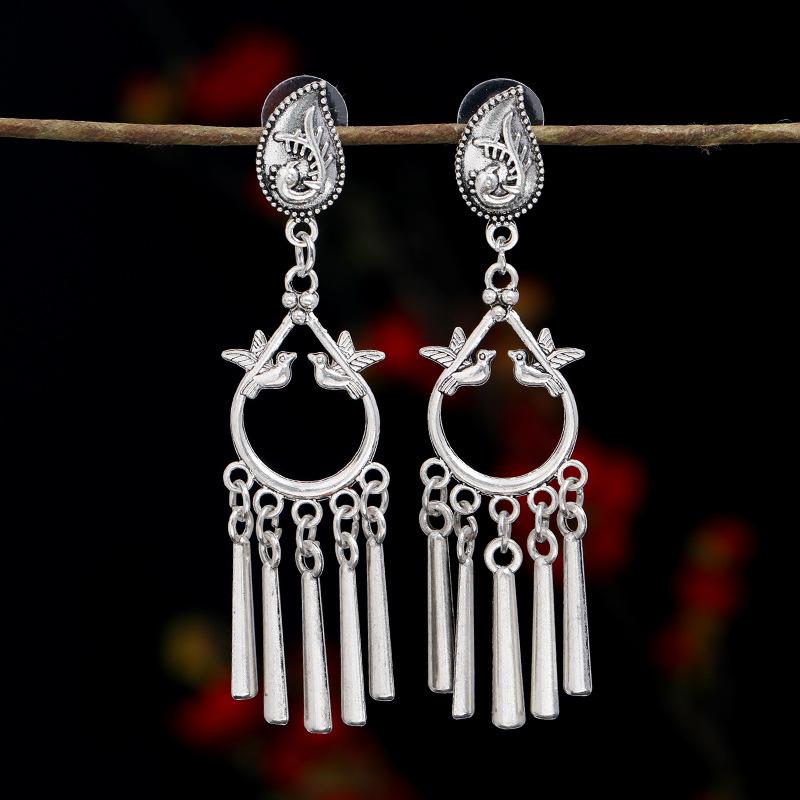 Retro Personalized Tibetan Silver Fringed Stud Earrings Long Temperament Versatile Earrings Exaggerated Metal Vacation Earrings Women