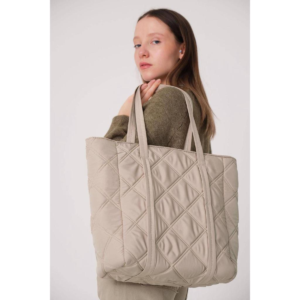 Gesteppte Schultertasche mit Riemen 1014-g5