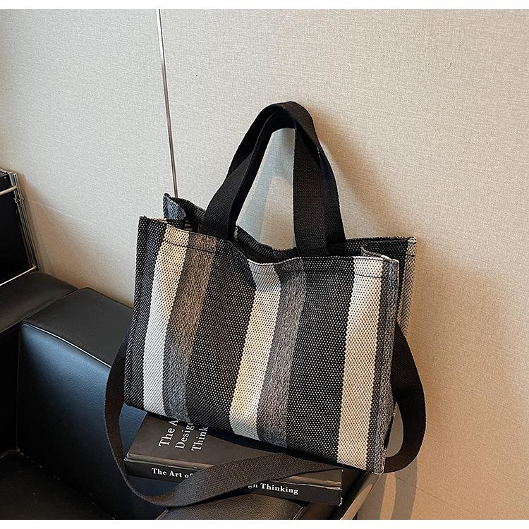 Korean Version Canvas Shoulder Messenger Bag 2025 Autumn and Winter New Striped Large-capacity Student Tote Bag Fashion Shopping Bag