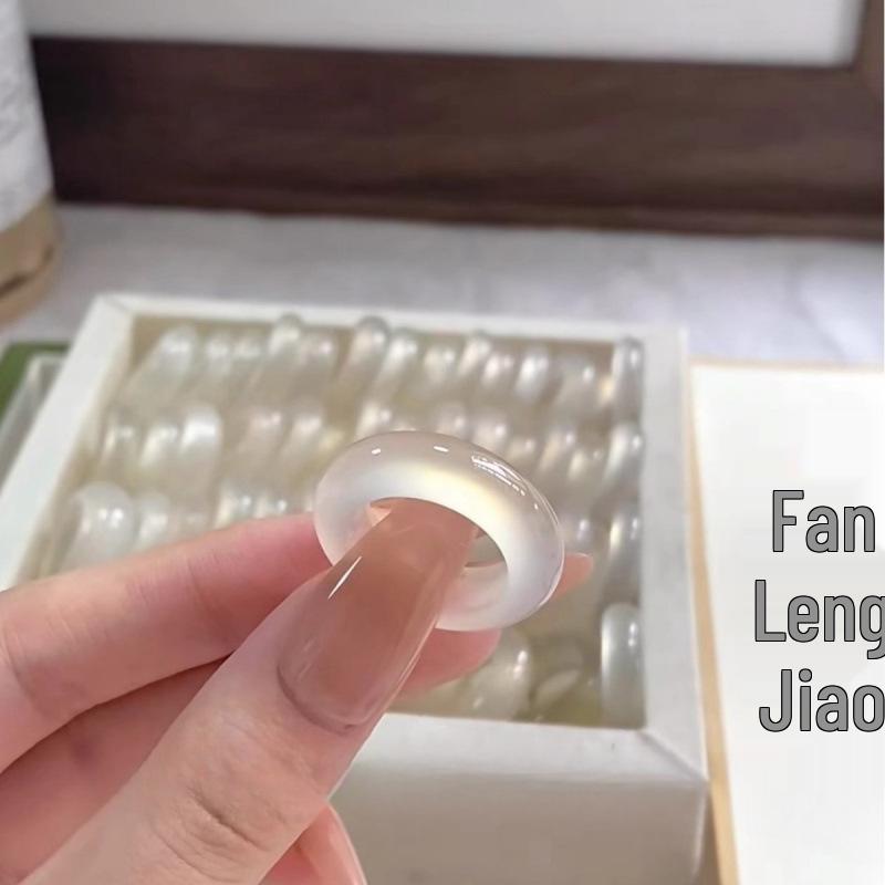 Ice-Type White Brazilian Agate Jade Ring Band