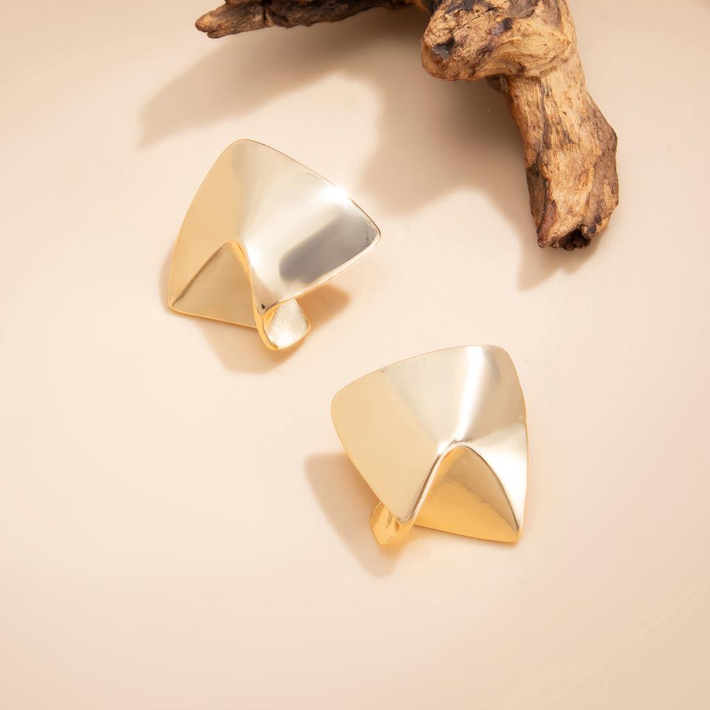 Ingemark Trendy Simple Texture Geometric Stud Earrings Women 2026 New Punk Irregular Metal Piercing Ear Accessories Jewelry Gift