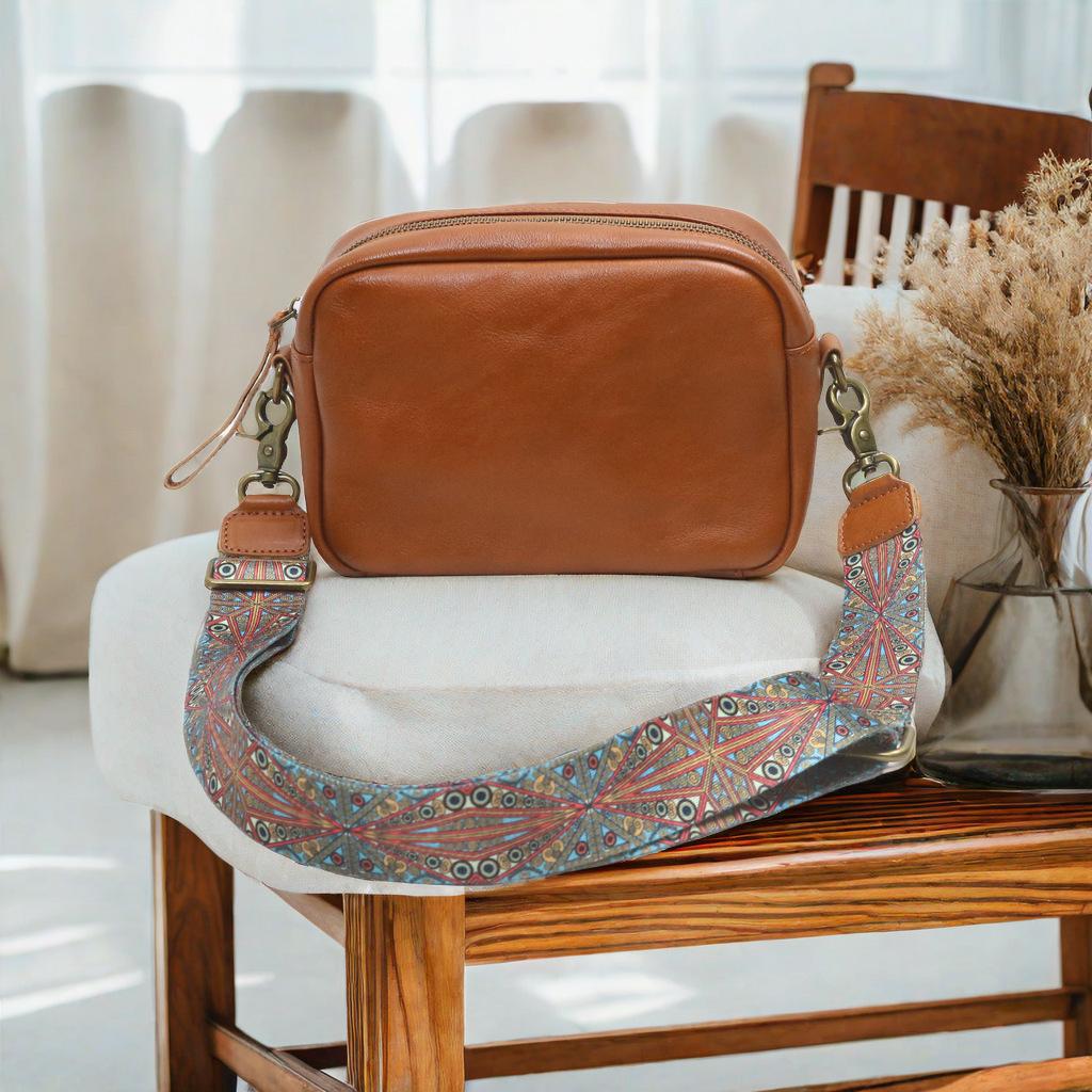 

Johnature Genuine Leather Women Crossbody Bag Retro Pillow Bag Solid Color Soft Cowhide Versatile Shoulder Bag коричневий