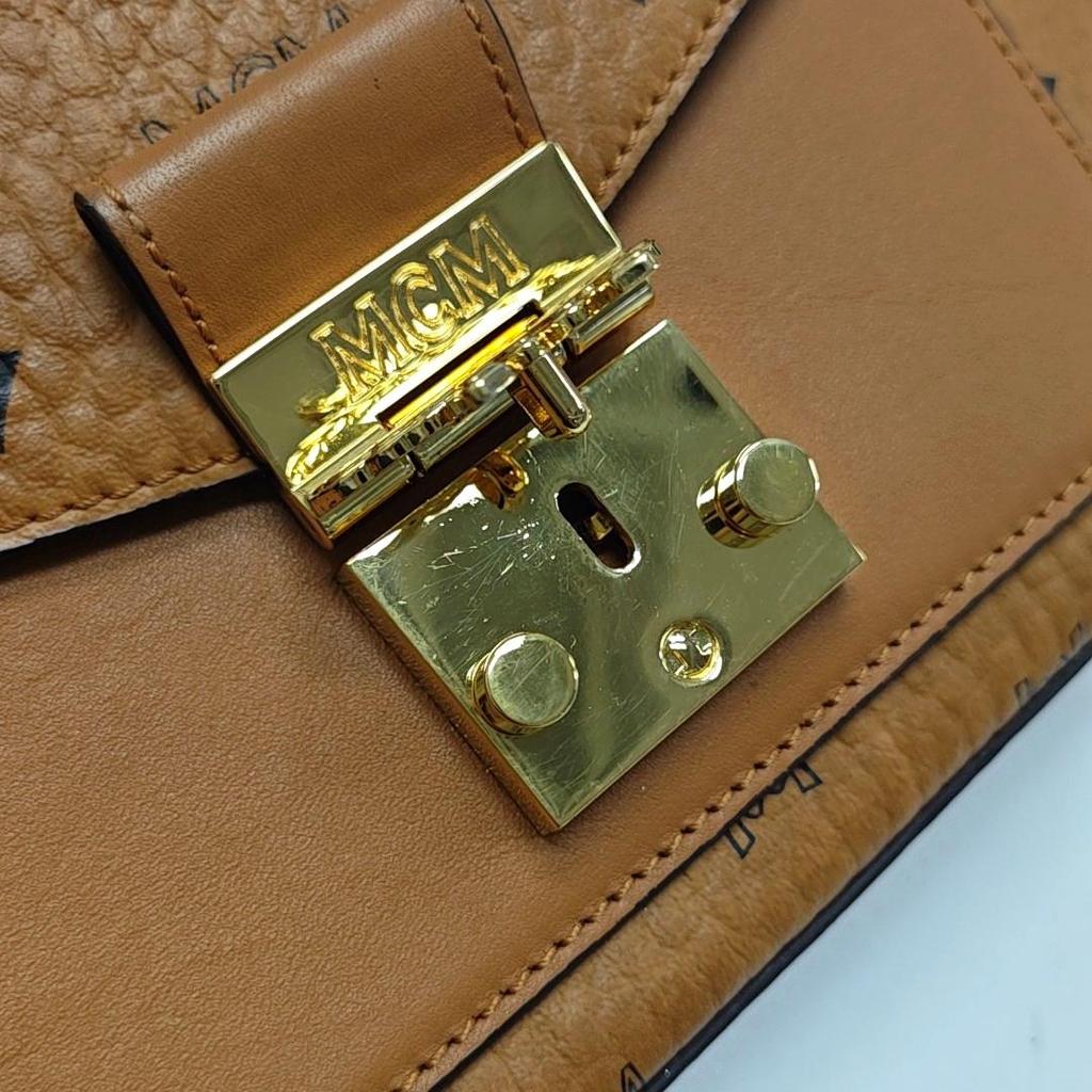 [Pre-Owned] Millie Visetos Metallic Hardware Laurel Leaf Lock Monogram Smooth Envelope Crossbody Bag Coated Canvas Napa Leather Should - Good #1CQ40OW