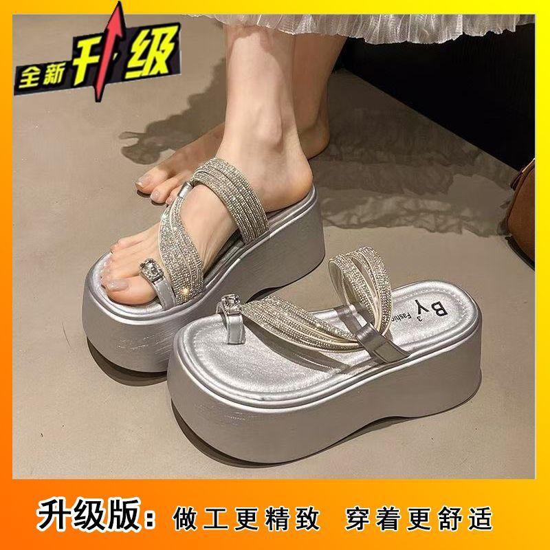 Platform beach shoes cover toe muffin heel women's rhinestone cool slippers 2025 summer new fairy style sandals outside