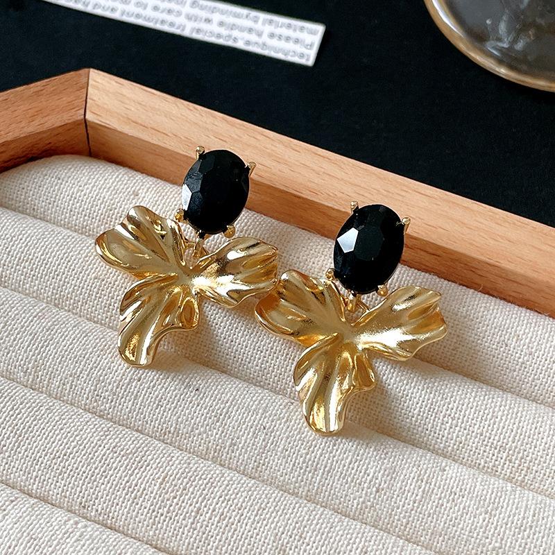 Silver Needle Diamond Oval Flower Earrings European and American Retro Fashion Exaggerated Earrings Personality Light Luxury Temperament Earrings